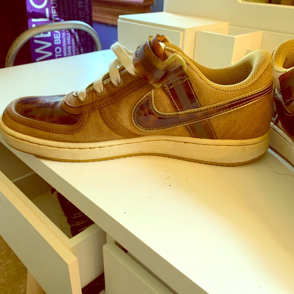 Nike cat eye shoes